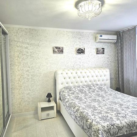 Black And White Apartment Kiszyniów Zewnętrze zdjęcie